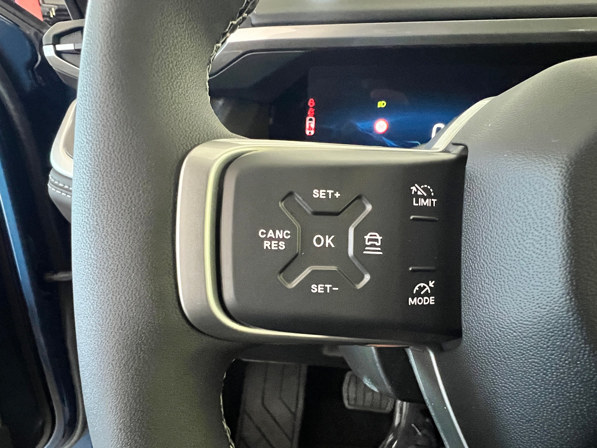 JEEP Compass 1.2 T e-Hybrid First Edition-image-23