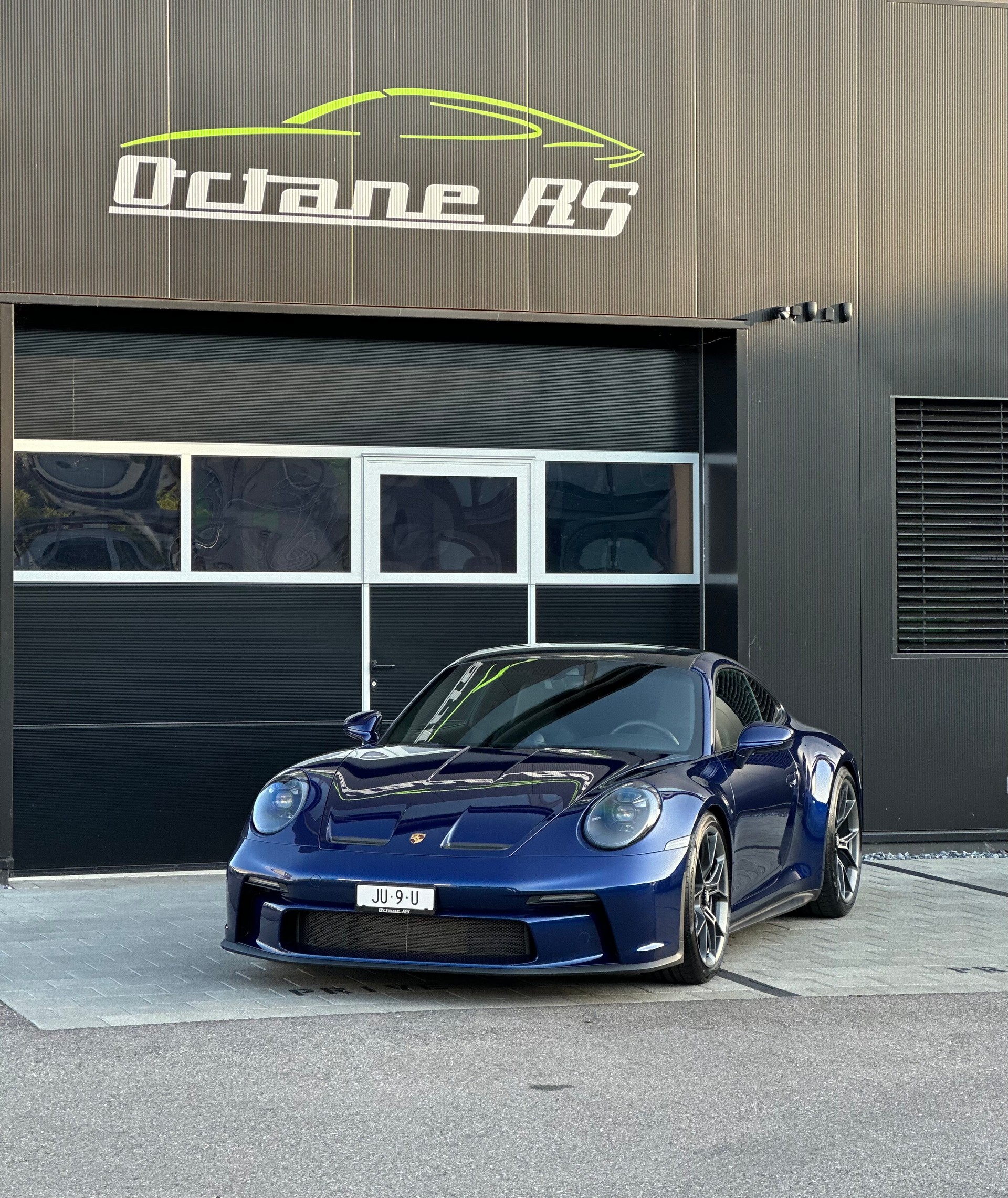 PORSCHE 911 GT3 Touring PDK-image-0