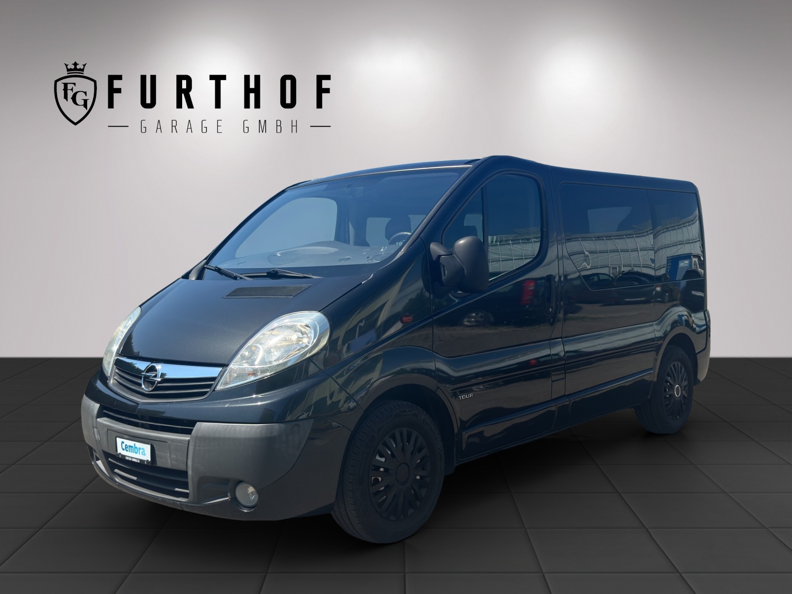 OPEL Vivaro Tour 2.5 CDTI 2.7t L1H1 8 PLATZ-image-0