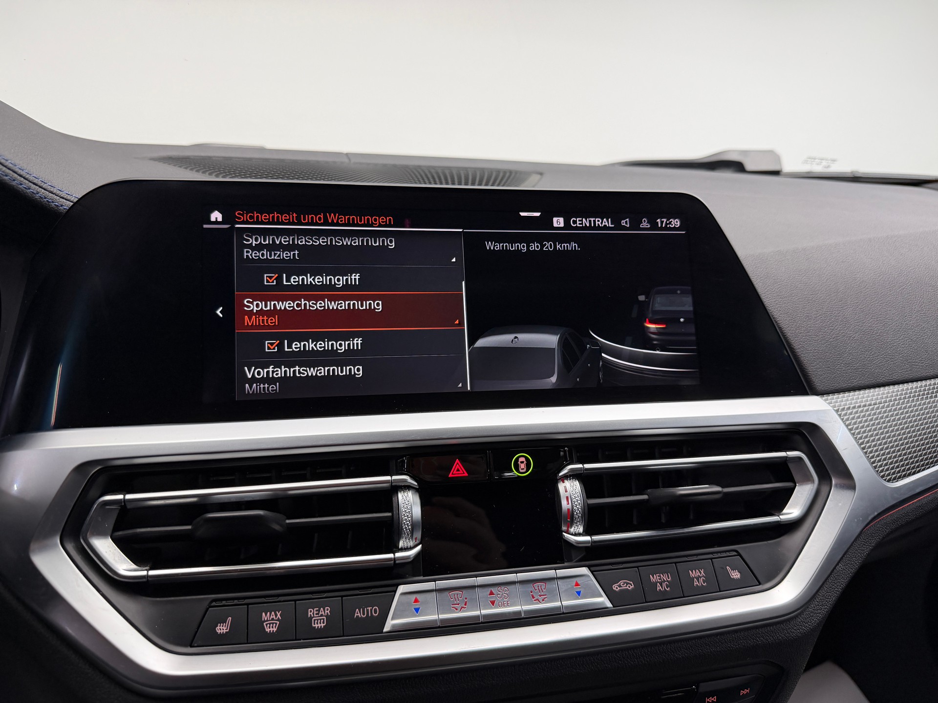 BMW 320d xDrive 48V Steptronic M Sport Black Saphir / 360° Kamera / H&K Soundsystem / Head-Up-Display / Leder / LED-Cockpit /-image-18