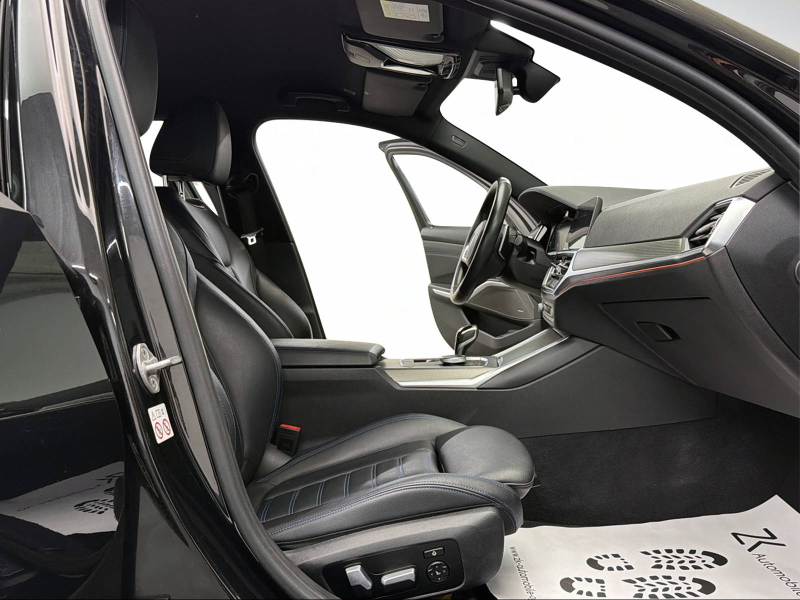 BMW 320d xDrive 48V Steptronic M Sport Black Saphir / 360° Kamera / H&K Soundsystem / Head-Up-Display / Leder / LED-Cockpit /-image-8