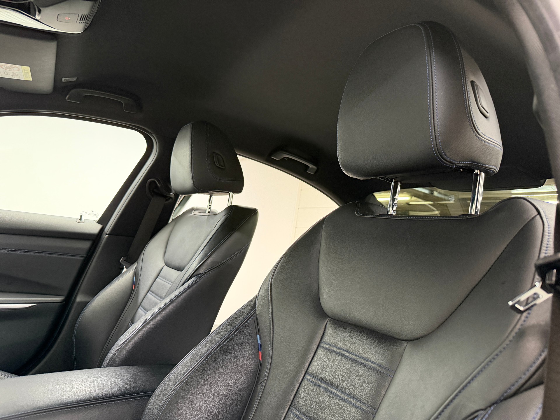 BMW 320d xDrive 48V Steptronic M Sport Black Saphir / 360° Kamera / H&K Soundsystem / Head-Up-Display / Leder / LED-Cockpit /-image-7