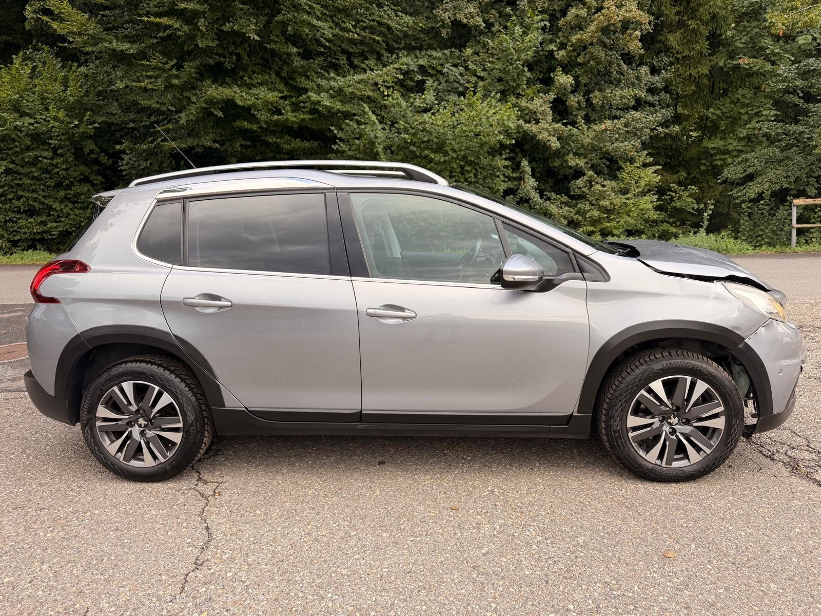 PEUGEOT 2008 1.2 PureTech Allure EAT6-image-0