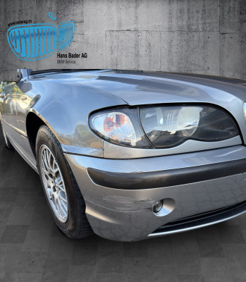 BMW 320i-image-12