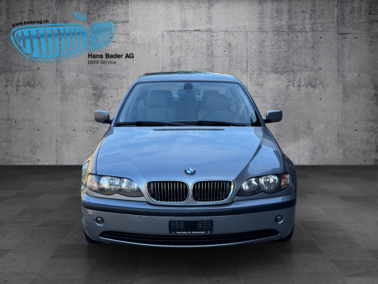 BMW 320i-image-0
