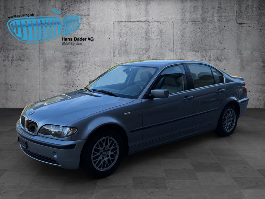 BMW 320i-image-1
