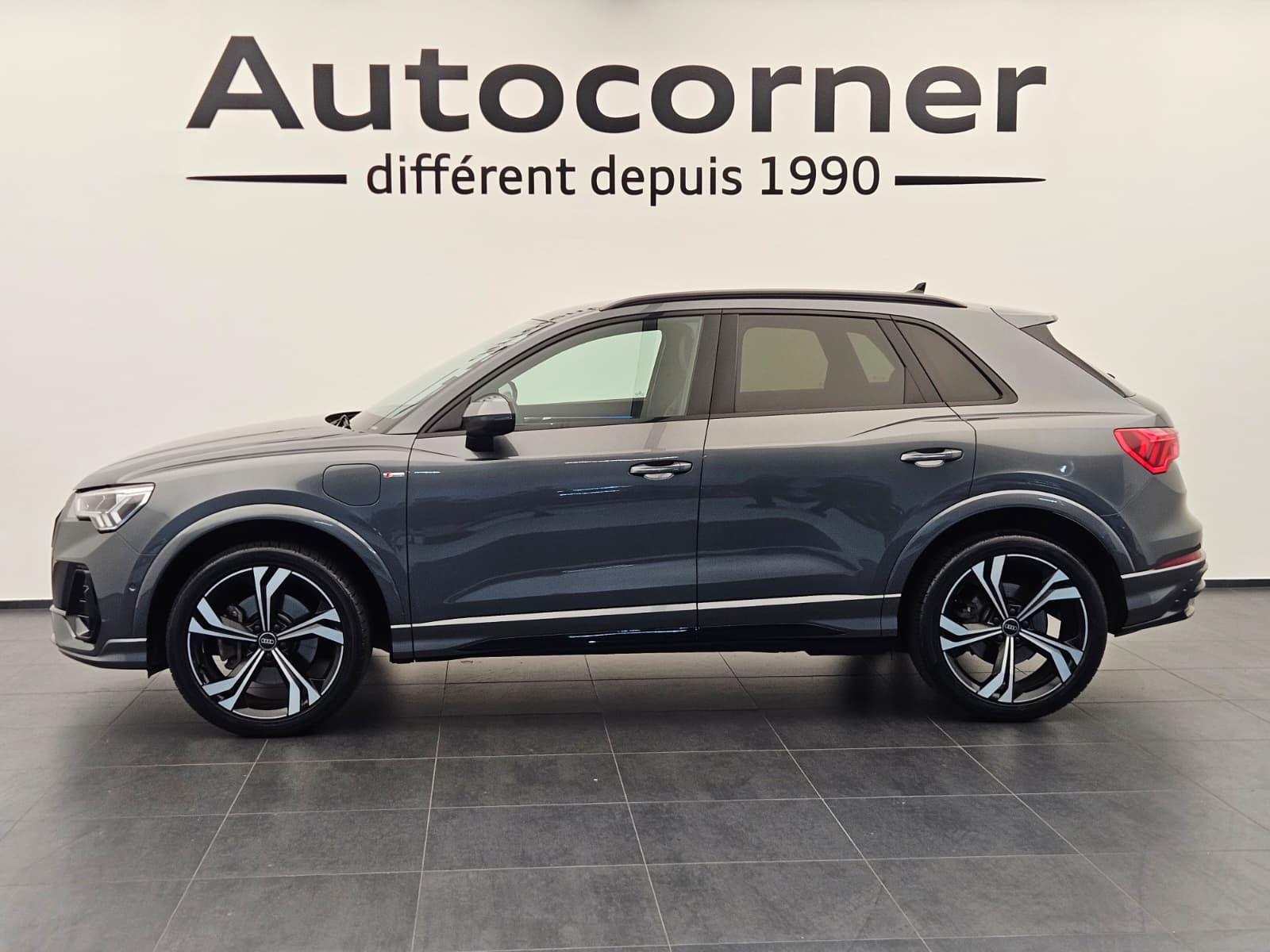 AUDI Q3 45 TFSI e S line S-tronic-showroom-element-2
