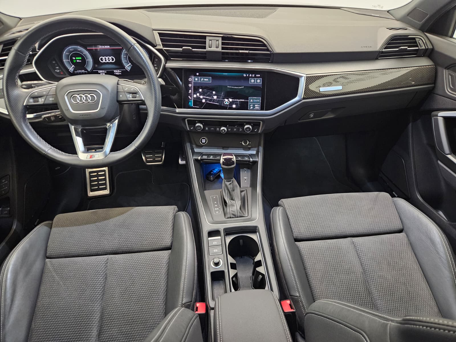 AUDI Q3 45 TFSI e S line S-tronic-image-10