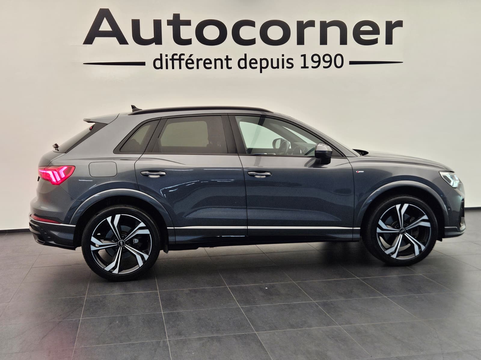 AUDI Q3 45 TFSI e S line S-tronic-image-6