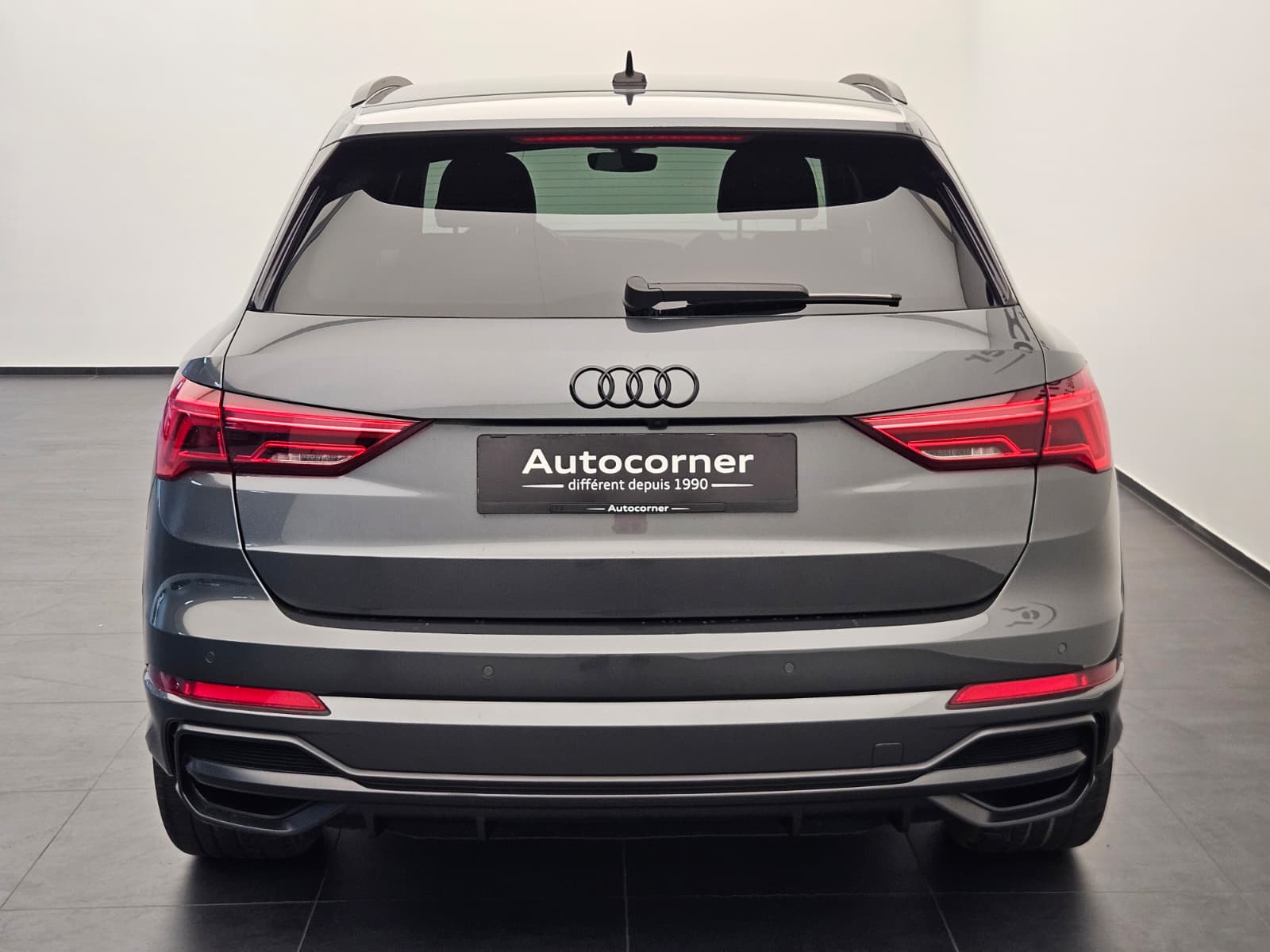 AUDI Q3 45 TFSI e S line S-tronic-image-8