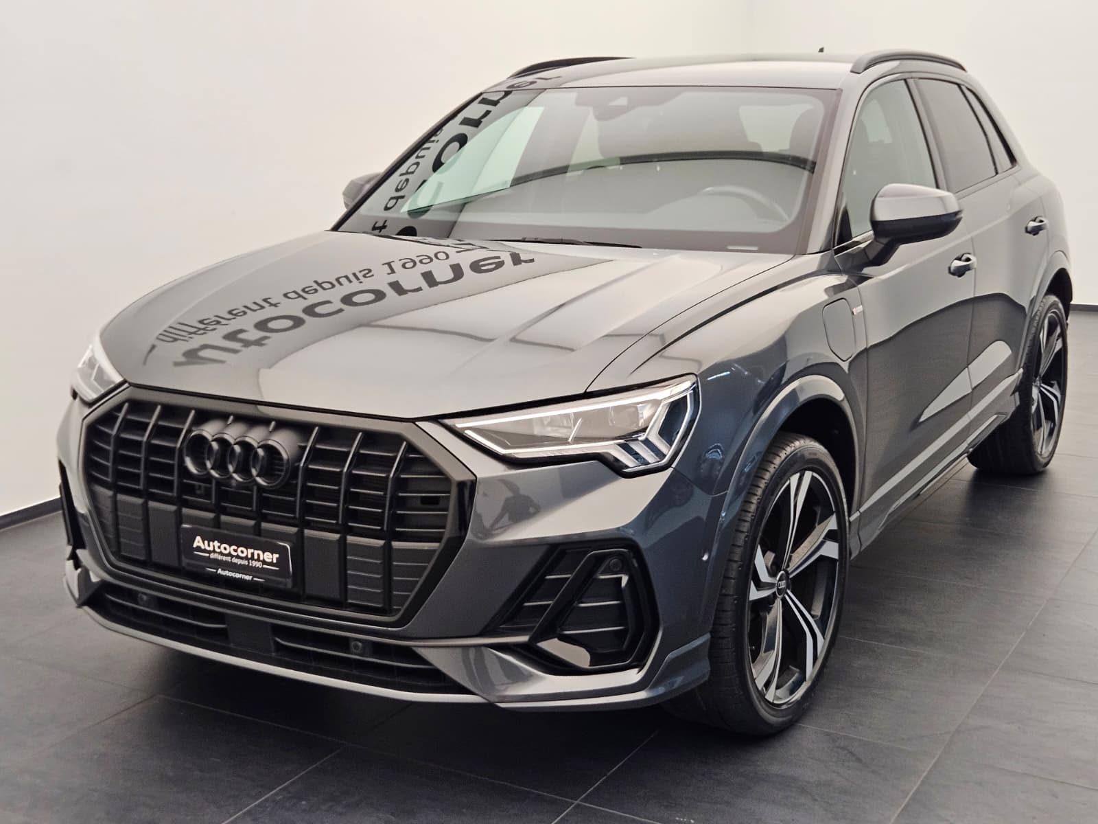 AUDI Q3 45 TFSI e S line S-tronic-showroom-element-3
