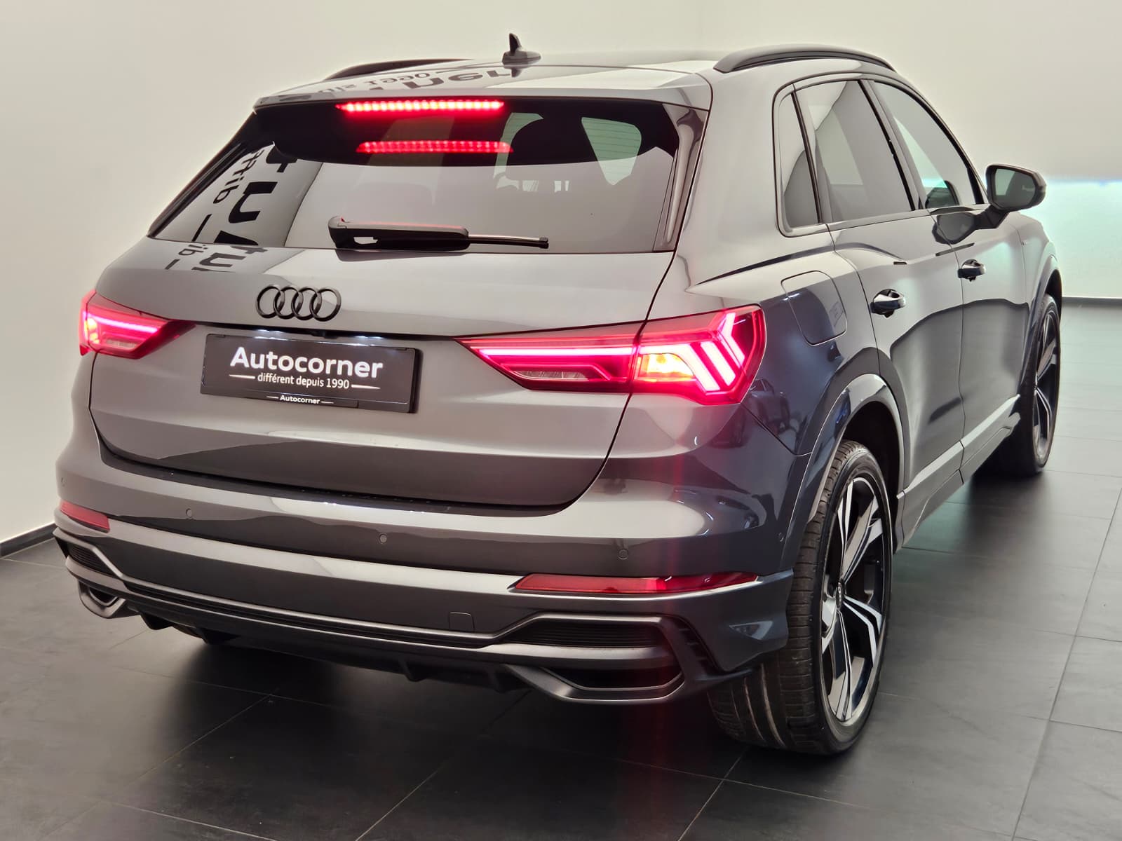 AUDI Q3 45 TFSI e S line S-tronic-image-7