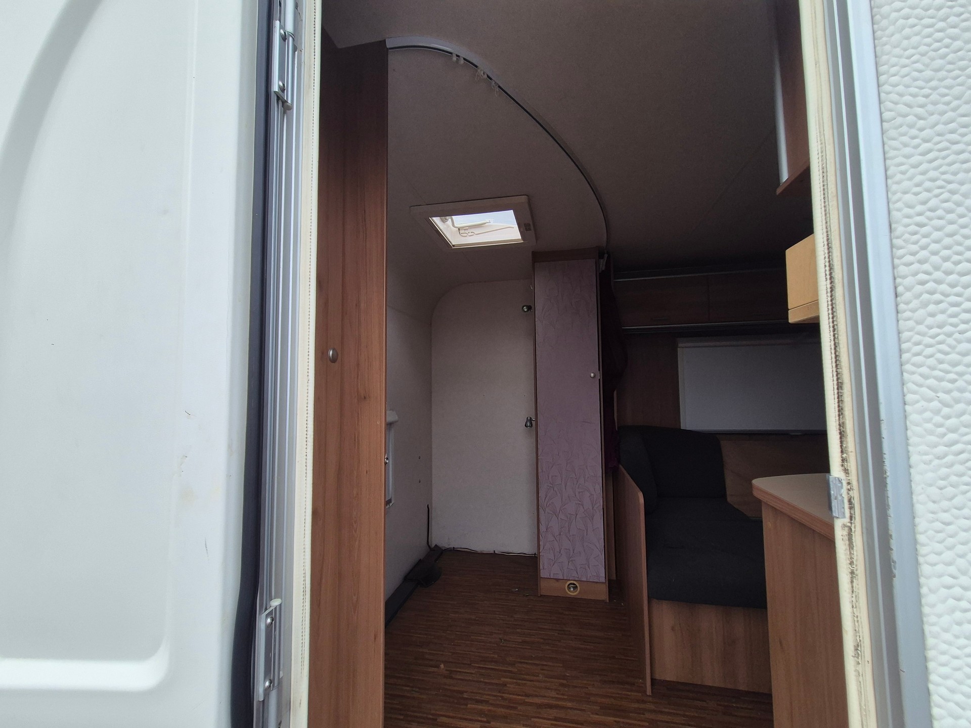 BÜRSTNER Averso 550TK gepflegt Top mit Mover-image-5