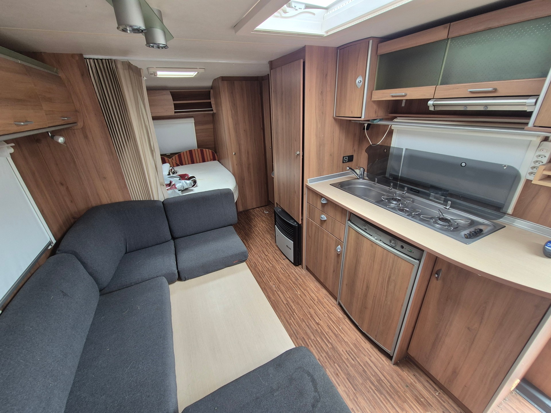 BÜRSTNER Averso 550TK gepflegt Top mit Mover-image-6