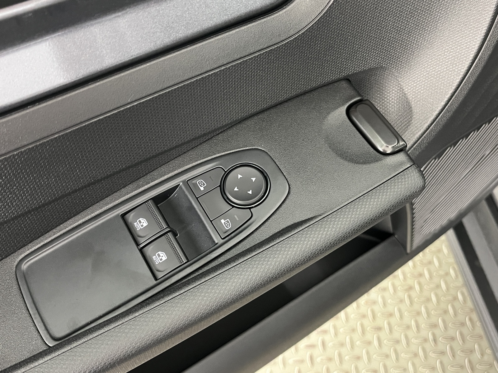 RENAULT Twingo E-Tech Urban Range evolution-image-12