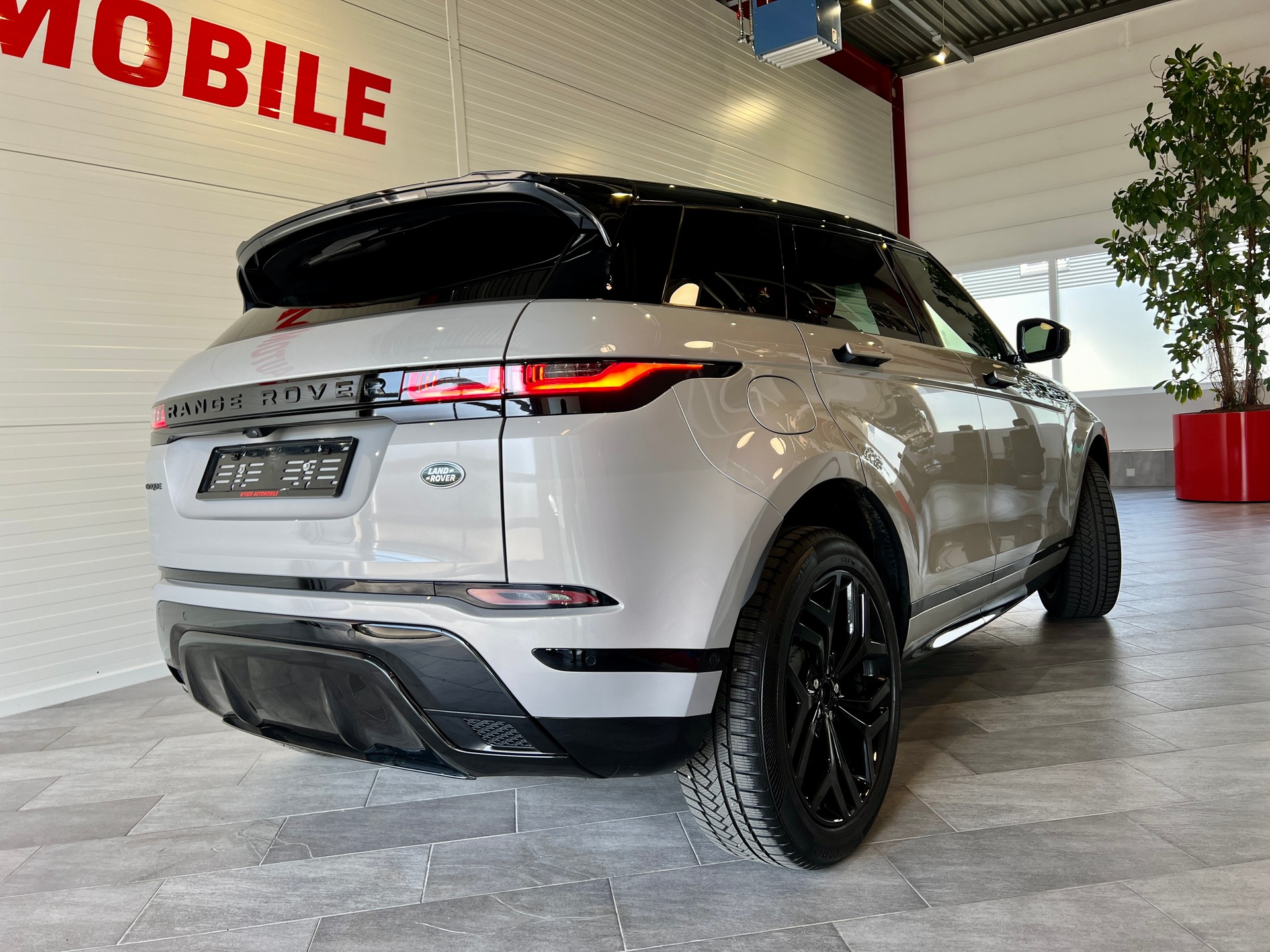 LAND ROVER Range Rover Evoque R-Dynamic P 300 HSE AT9-image-3