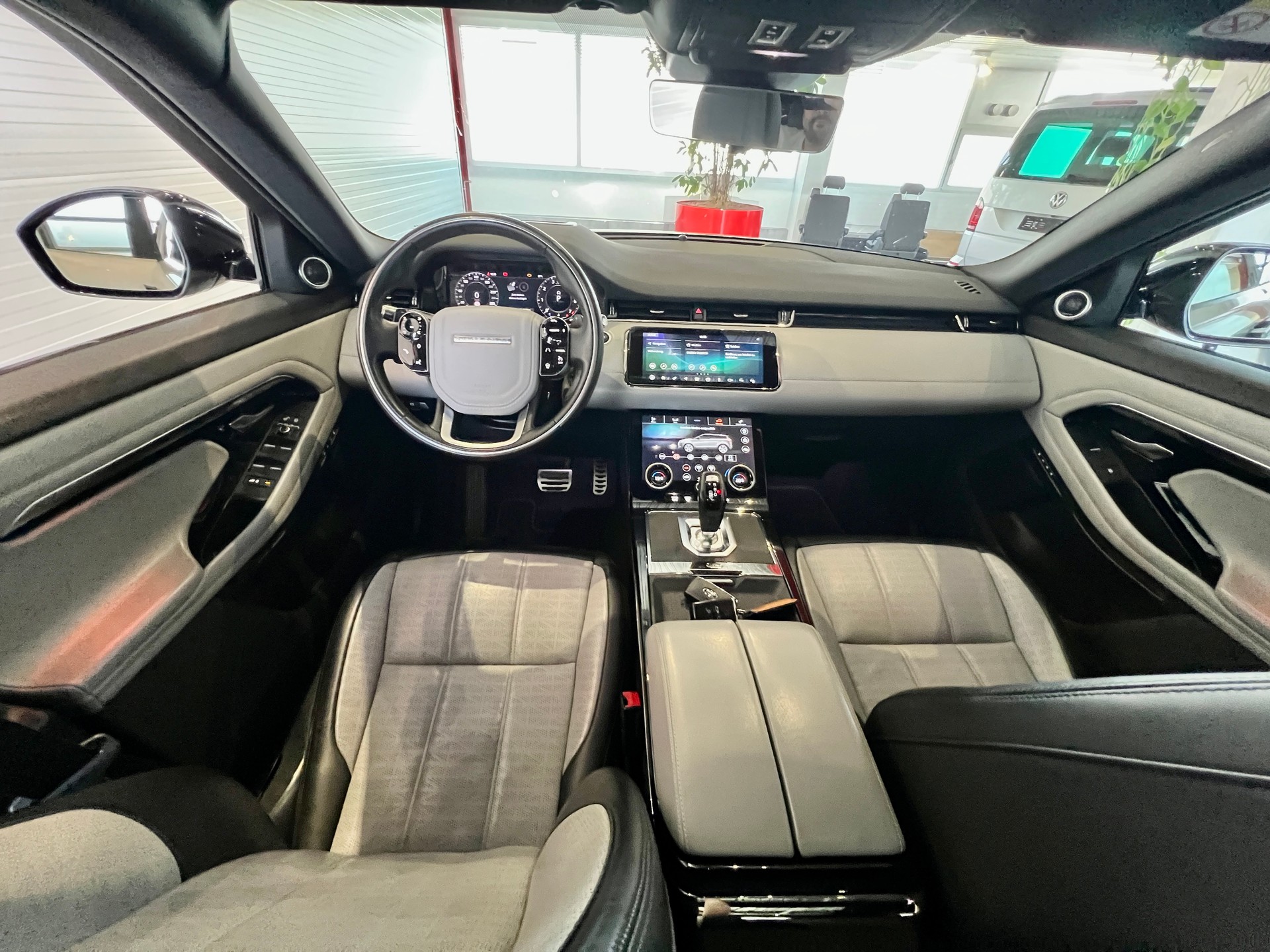 LAND ROVER Range Rover Evoque R-Dynamic P 300 HSE AT9-image-8