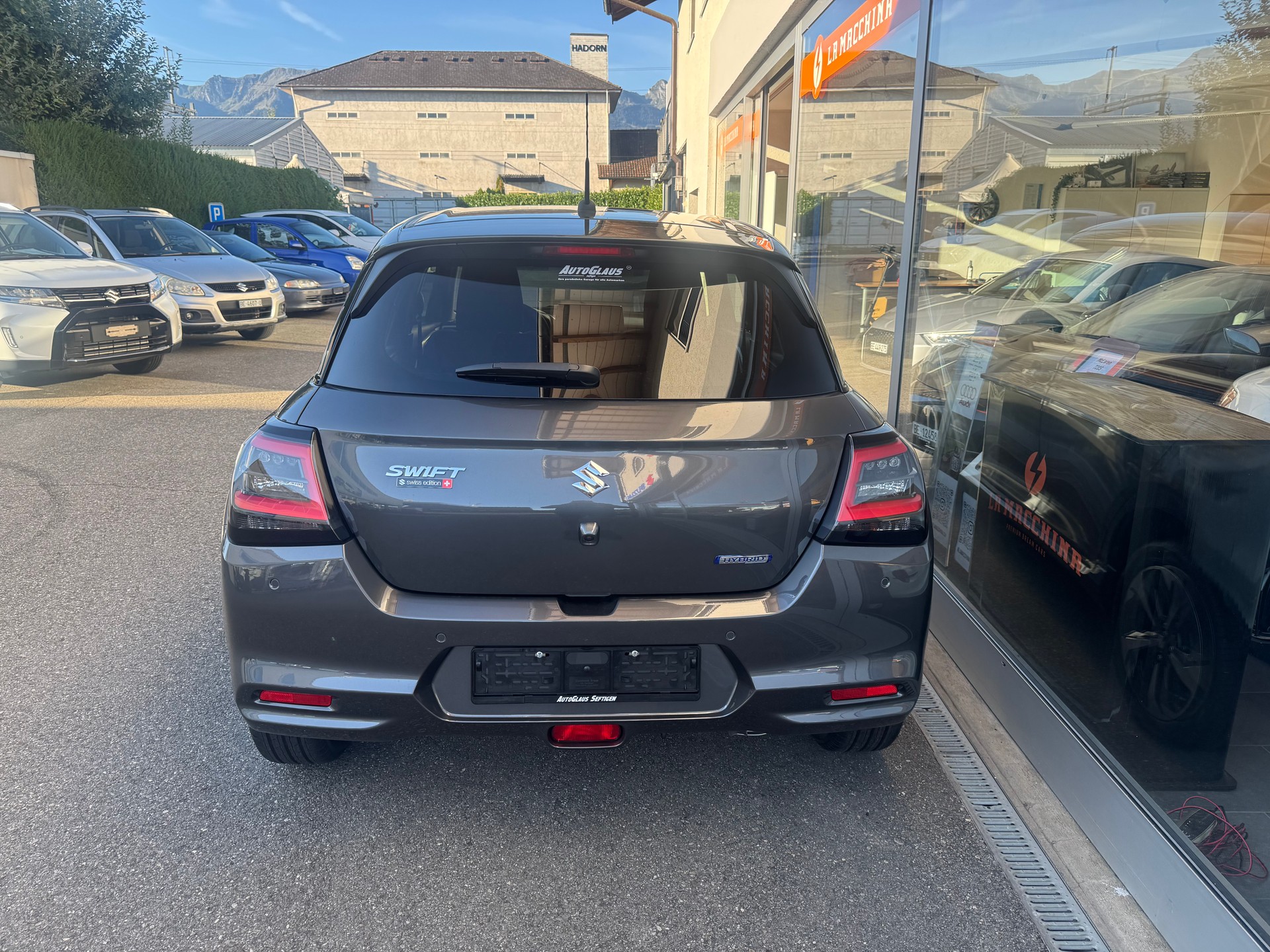 SUZUKI Swift 1.2 Piz Sulai Hybrid Top 4x4-image-3