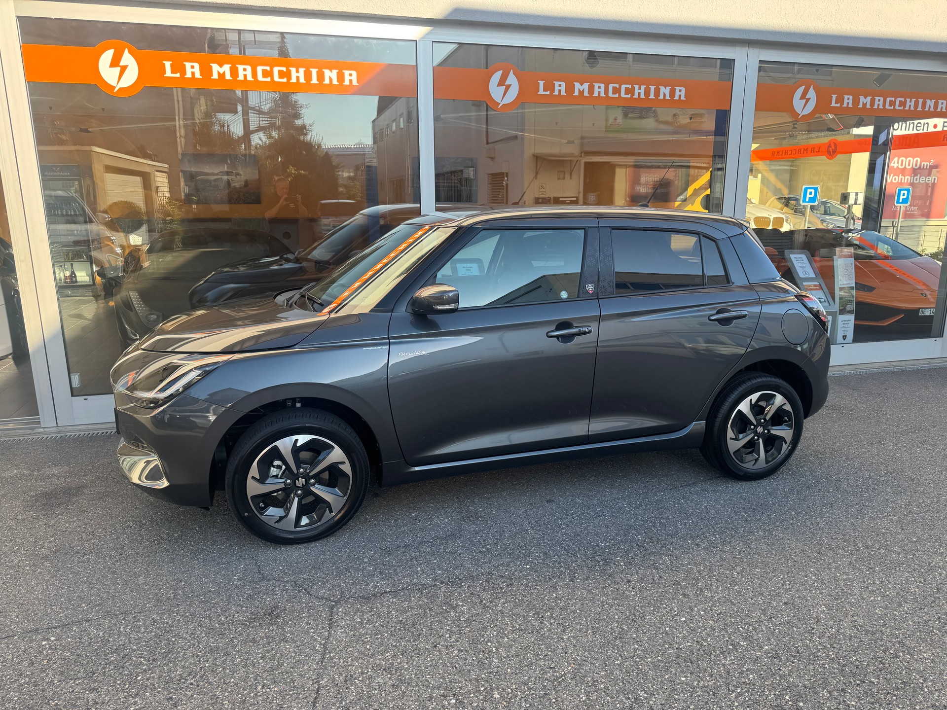 SUZUKI Swift 1.2 Piz Sulai Hybrid Top 4x4-image-1