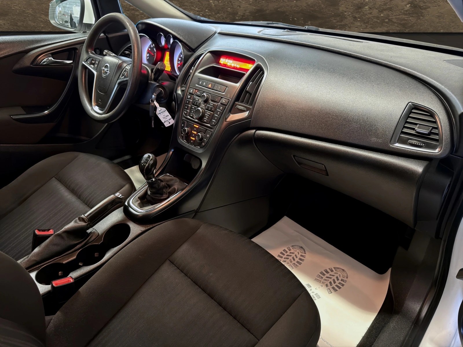 OPEL Astra SportsTourer 1.4i 16V Turbo Active Edition-image-9