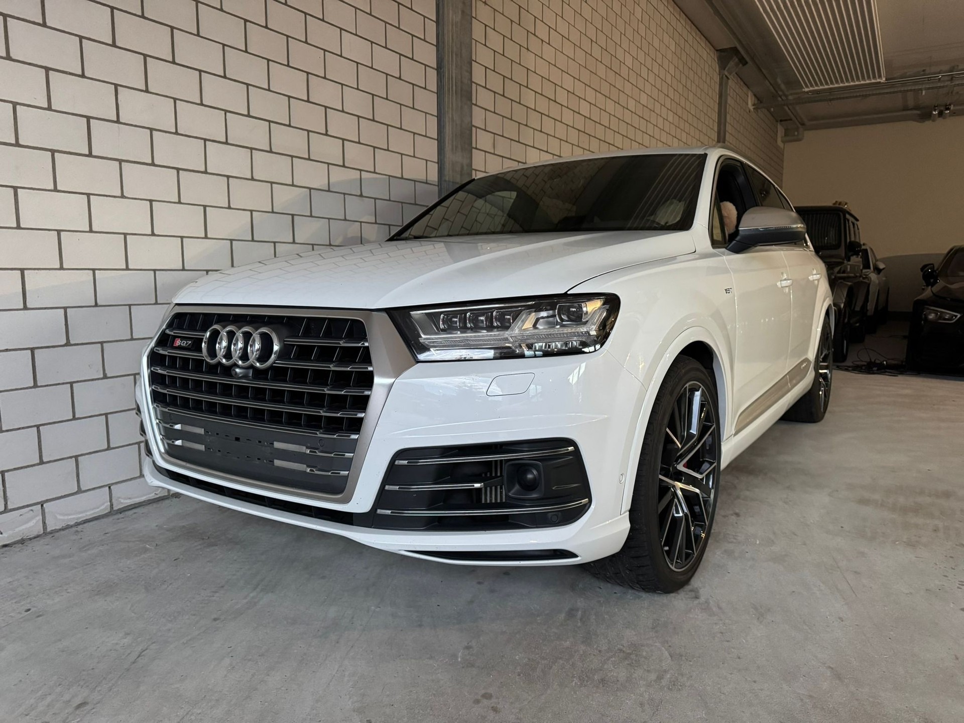 AUDI SQ7 4.0 TDI quattro tiptronic Traumausstattung-showroom-element-1