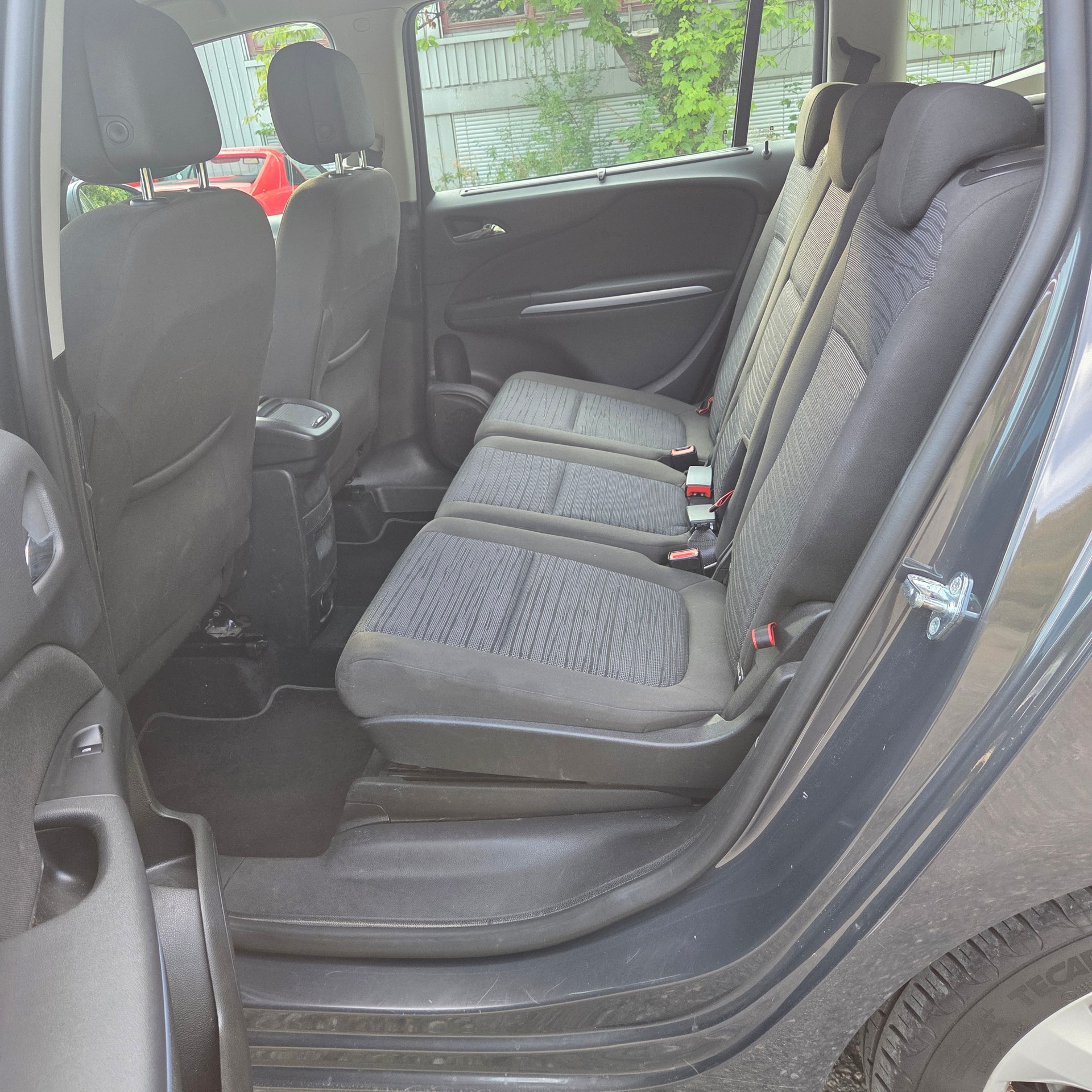 OPEL Zafira Tourer 1.6 CDTi Business Line-image-10