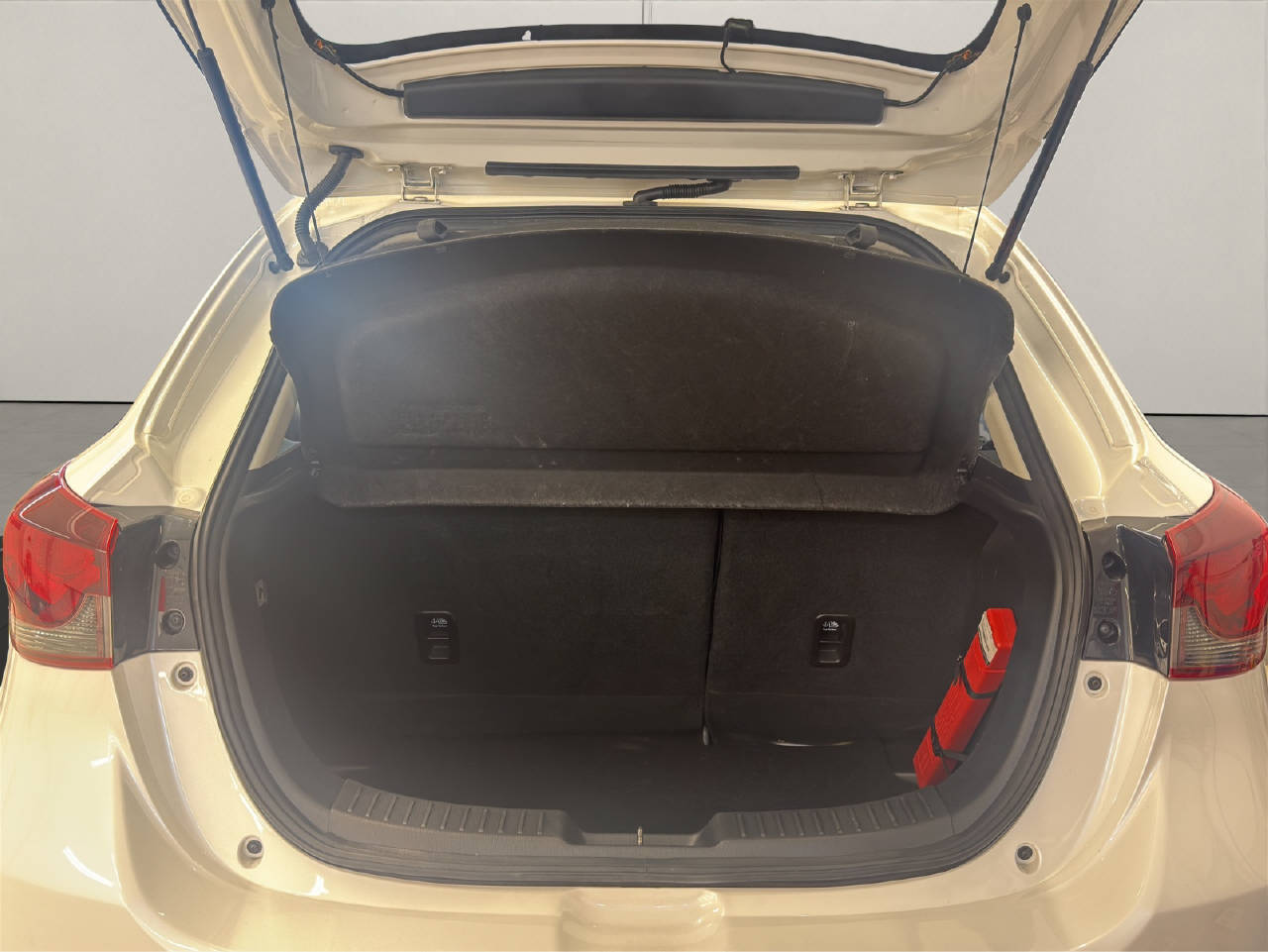 MAZDA 2 1.5 90 PS Revolution-image-17