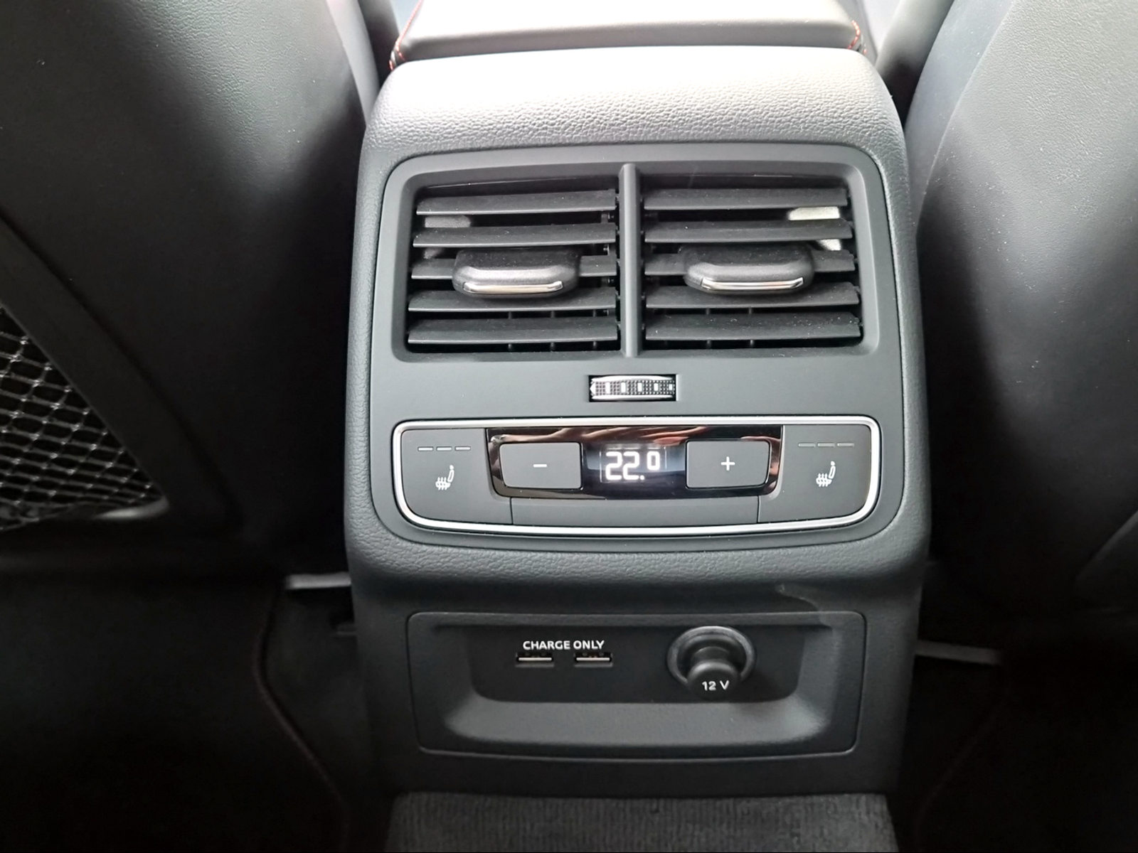 AUDI RS4 Avant 2.9 TFSI quattro tiptronic Gletscherweiss Metallic-image-17