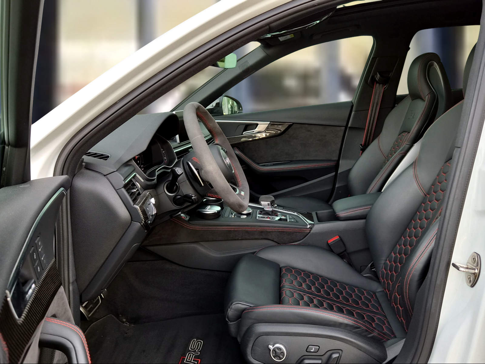 AUDI RS4 Avant 2.9 TFSI quattro tiptronic Gletscherweiss Metallic-image-8