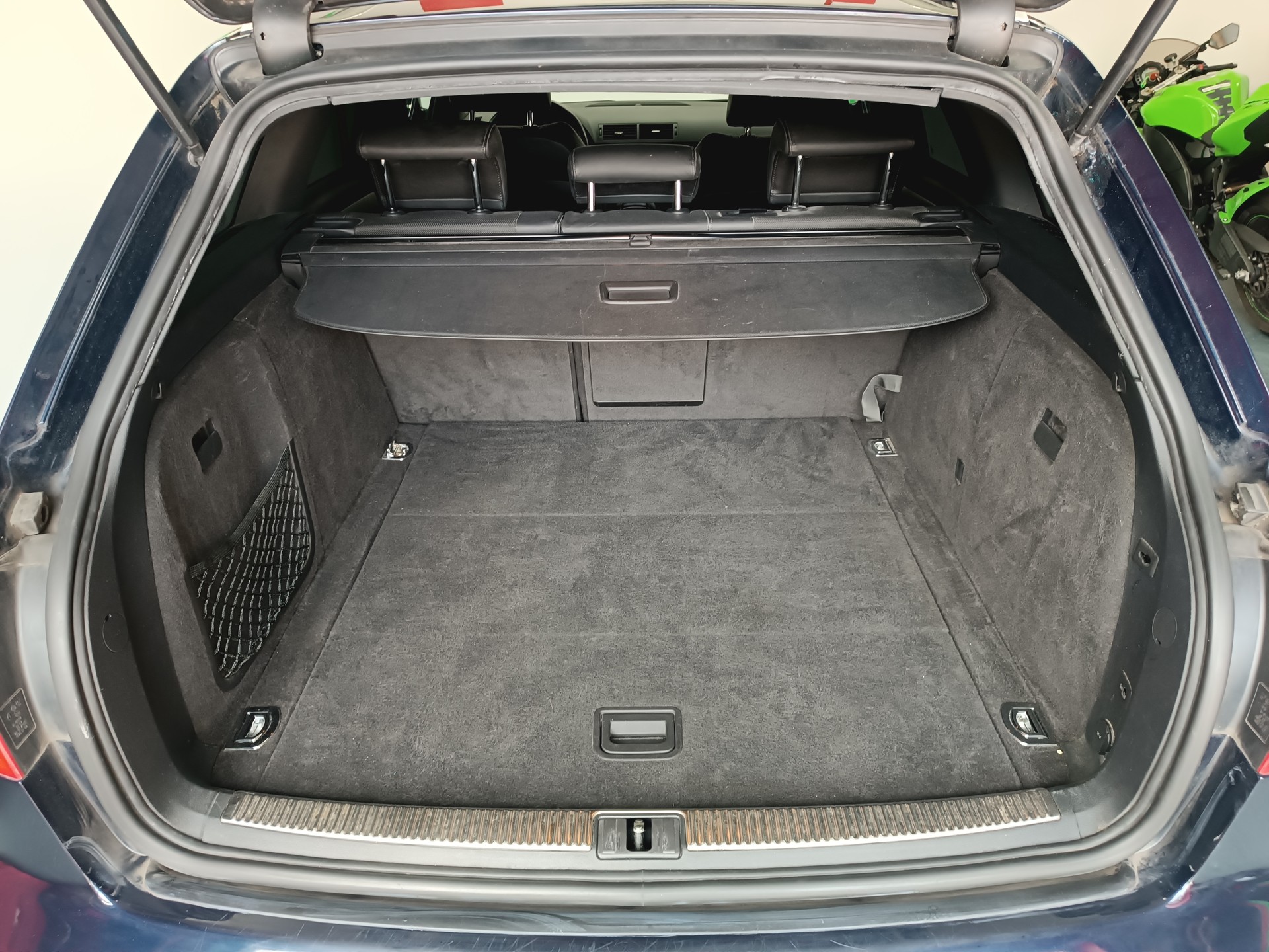 AUDI A4 Avant 1.8 Turbo-image-15