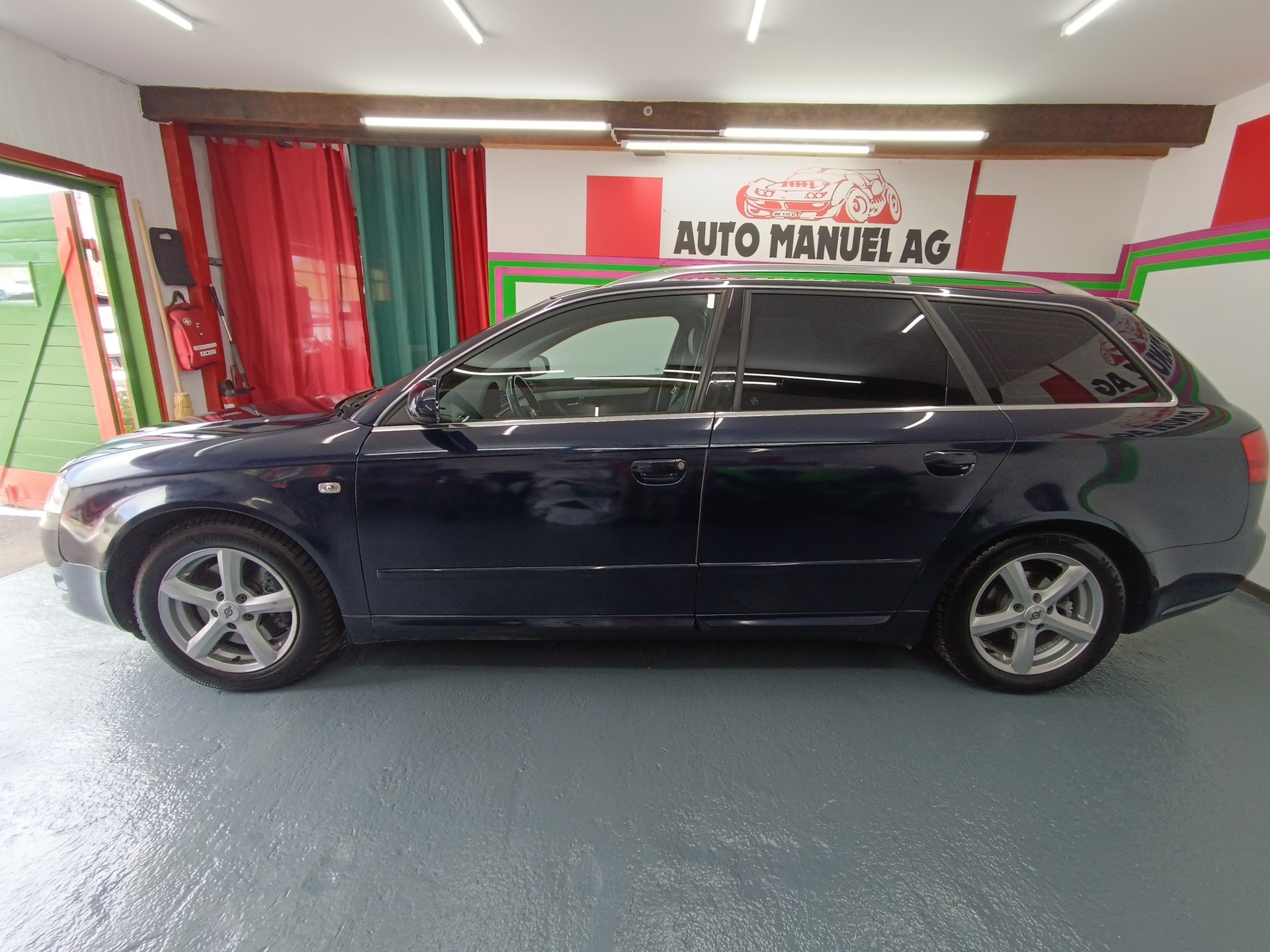 AUDI A4 Avant 1.8 Turbo-image-3