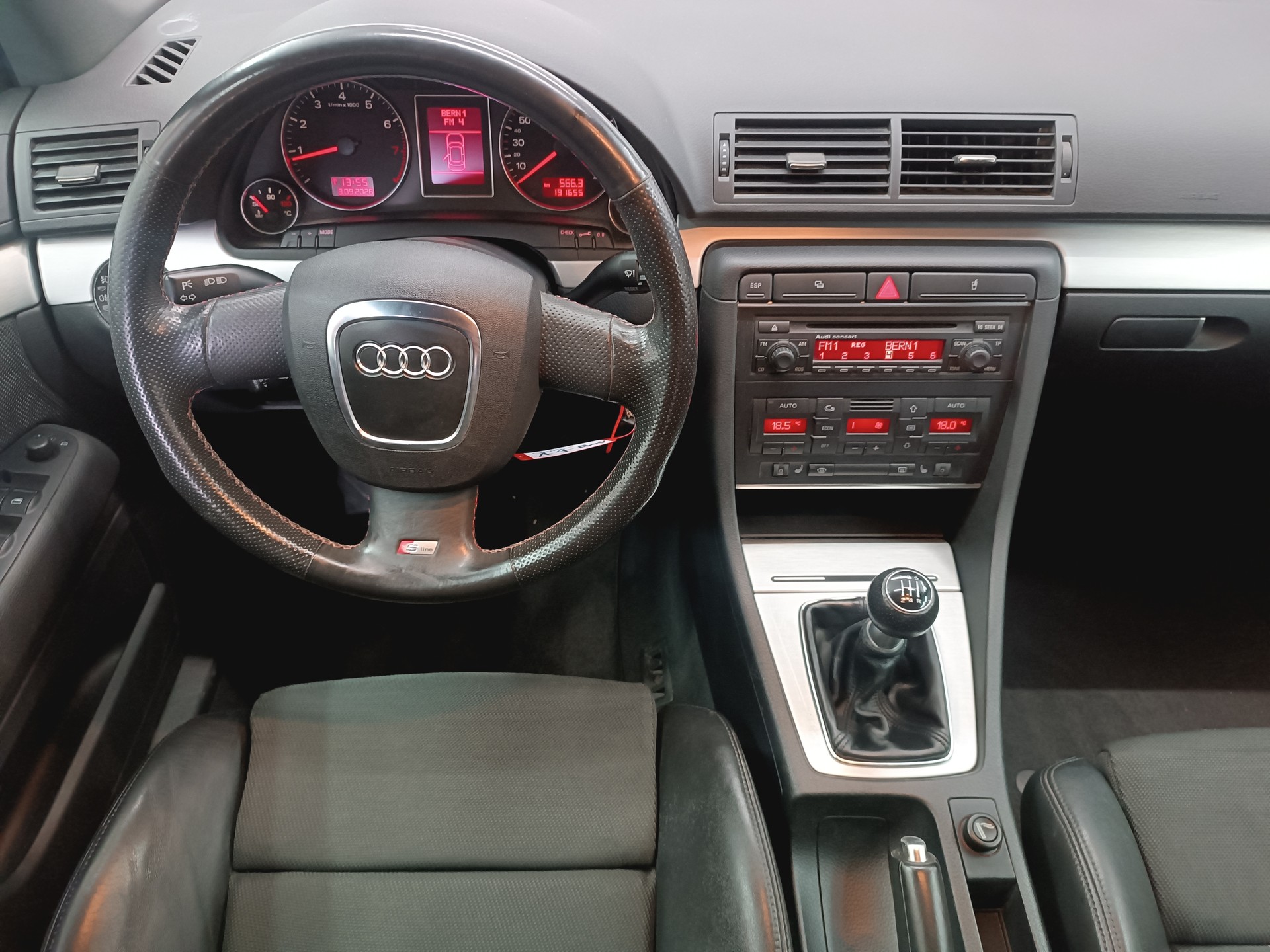 AUDI A4 Avant 1.8 Turbo-image-9