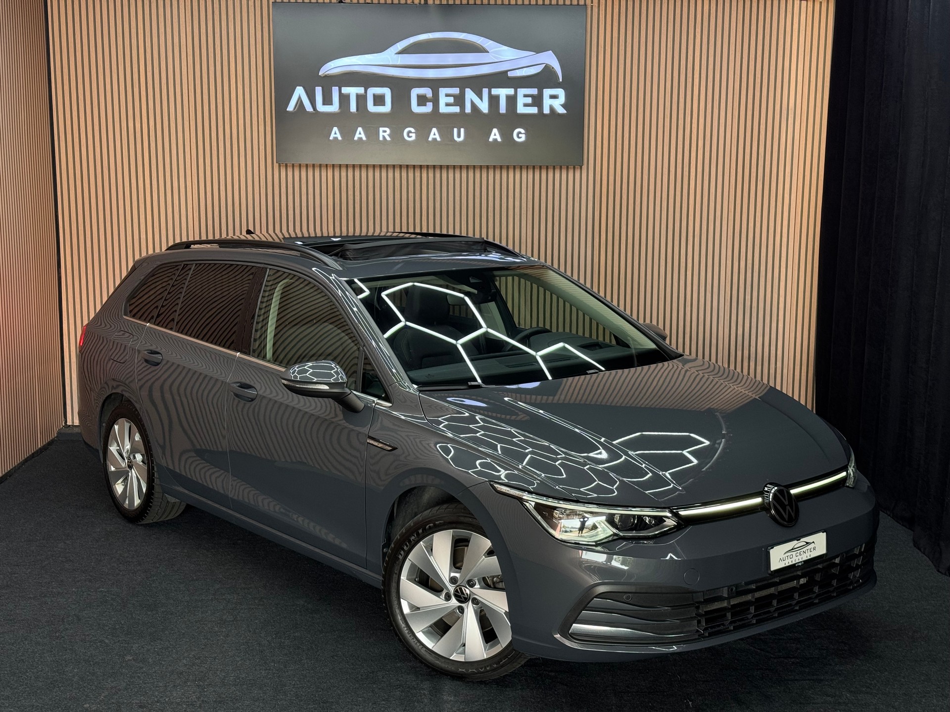 VW Golf VIII Variant 2.0 TDI Style DSG *ab CHF 179.-/ Monat*-image-0