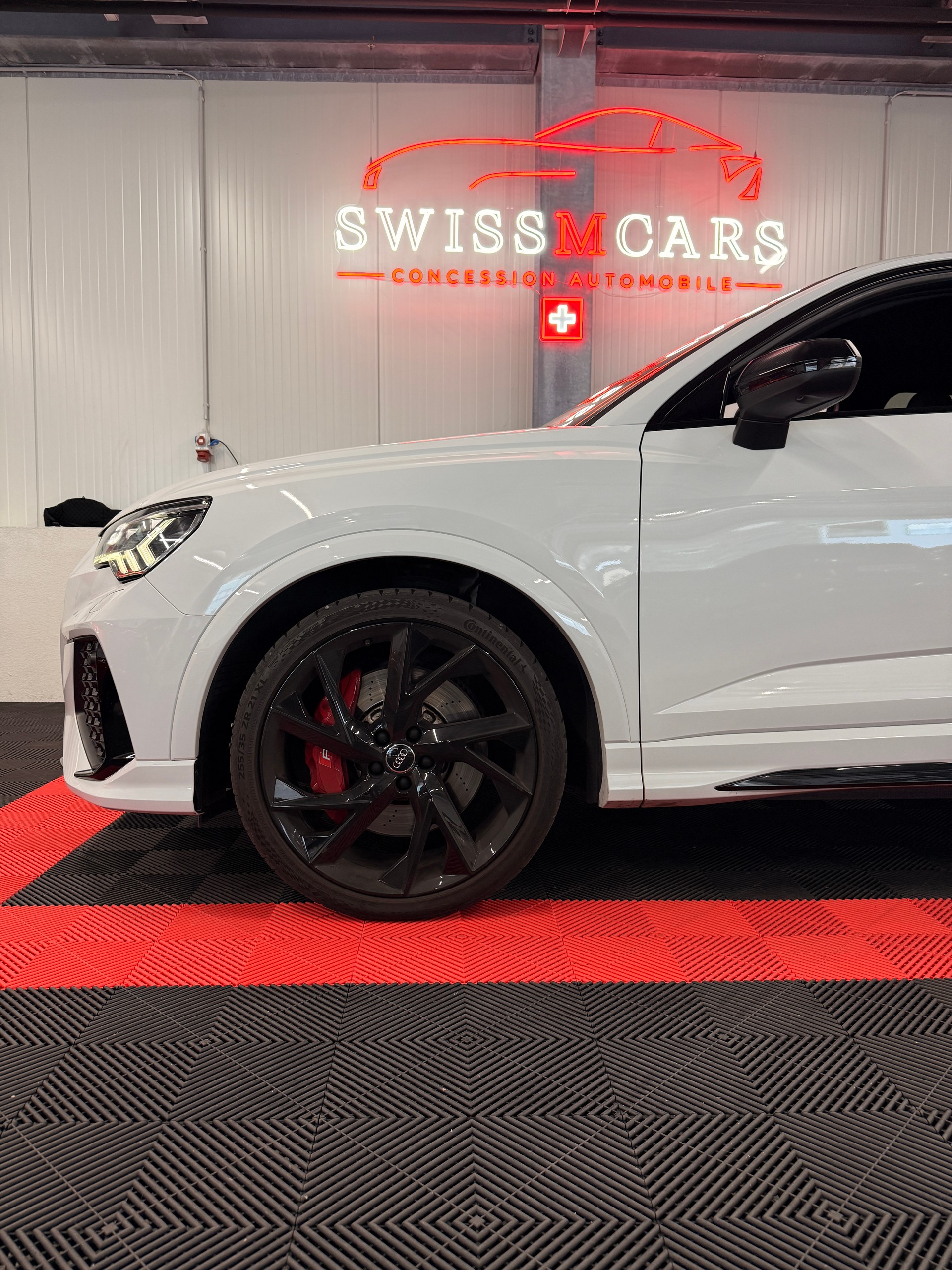AUDI RS Q3 Sportback quattro S tronic-image-12