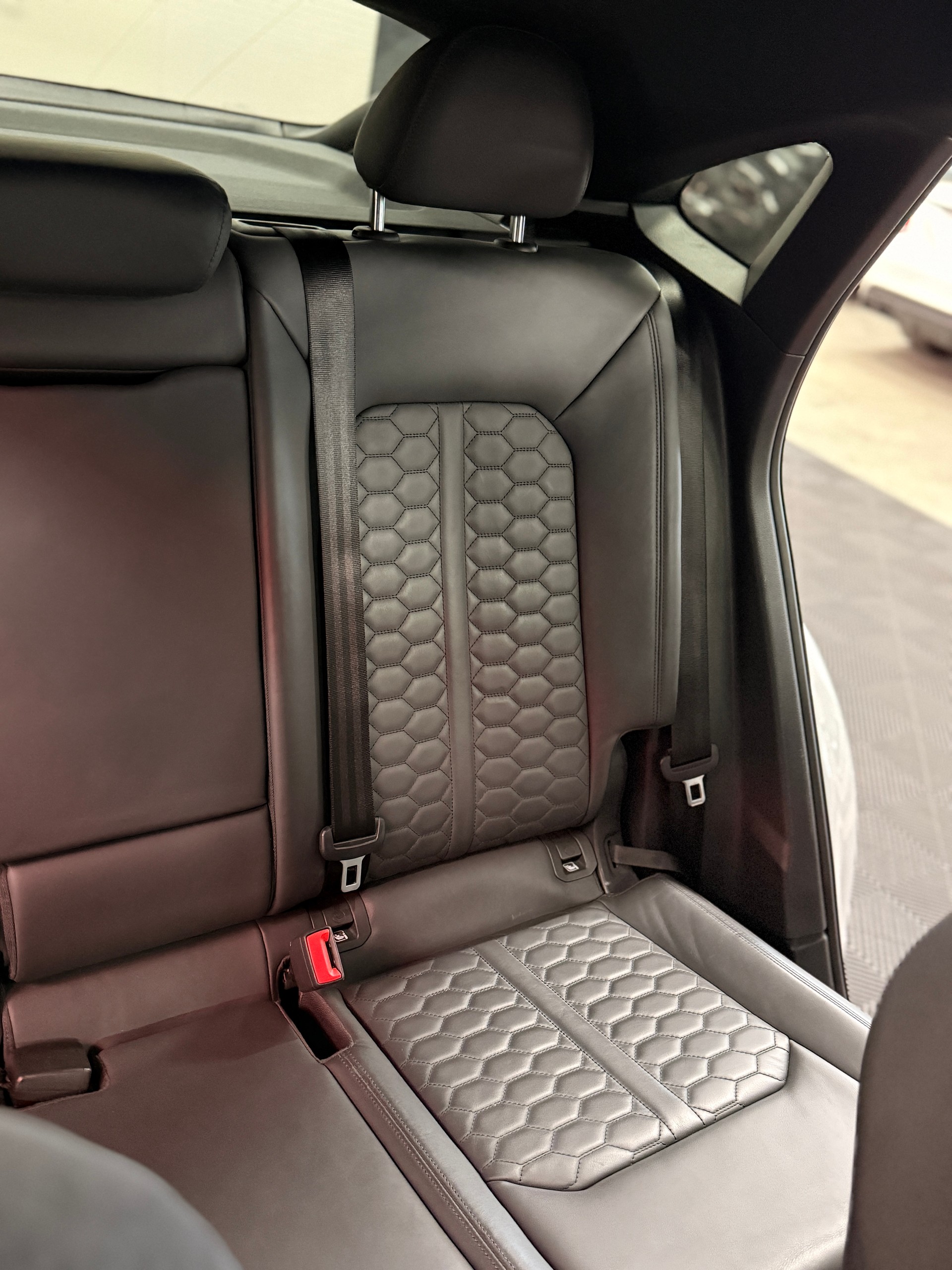 AUDI RS Q3 Sportback quattro S tronic-image-22