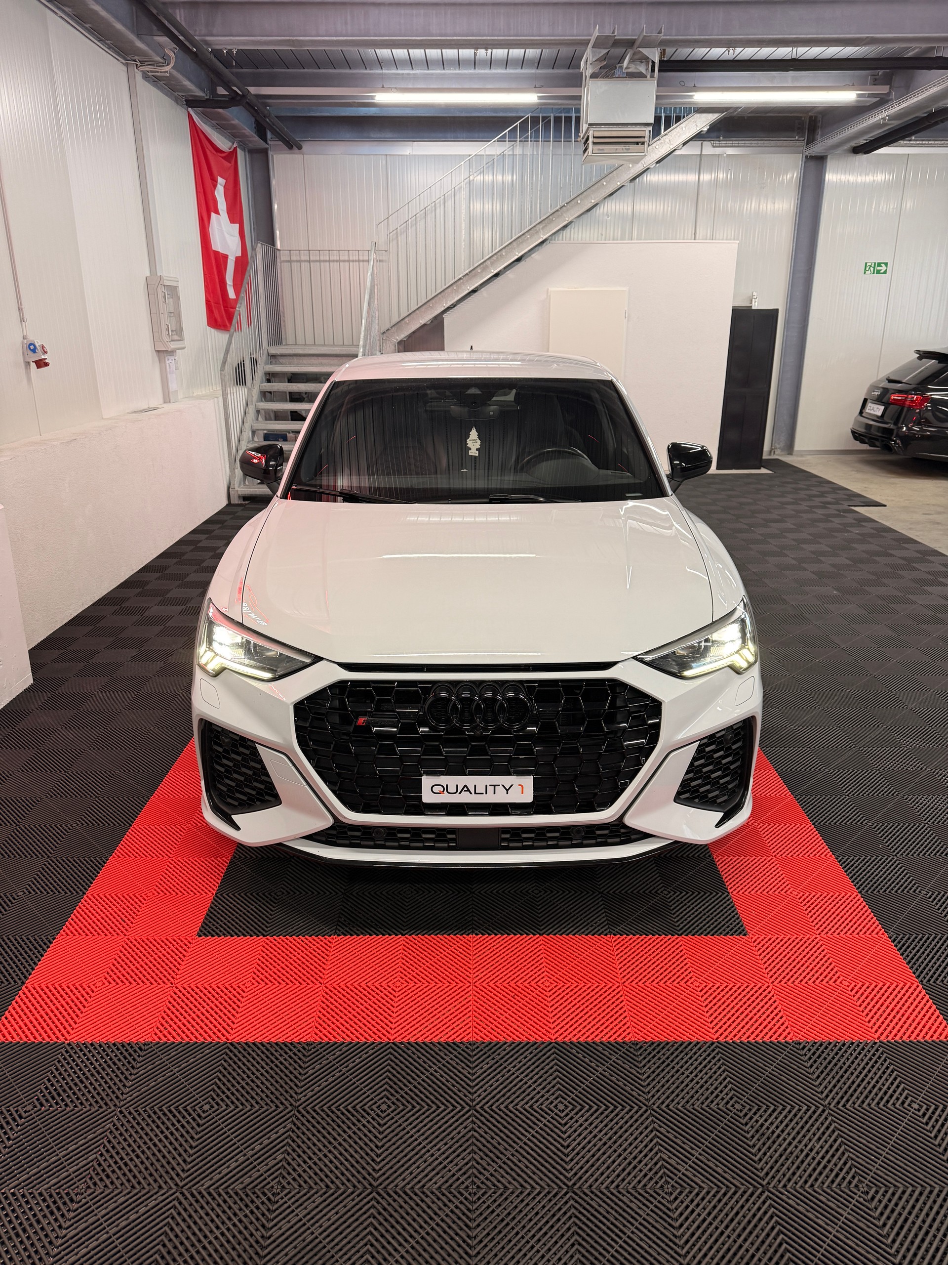 AUDI RS Q3 Sportback quattro S tronic-image-2