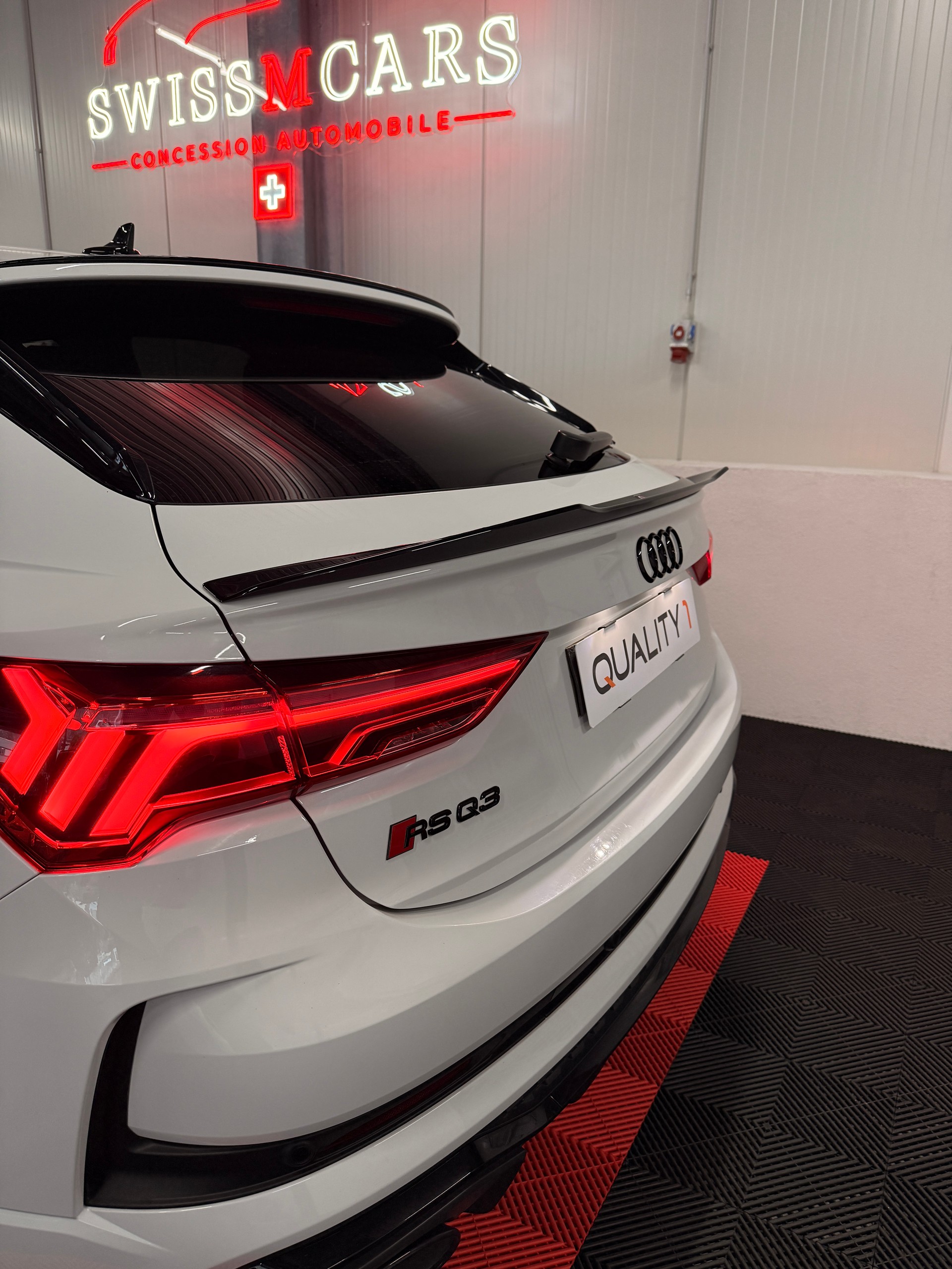 AUDI RS Q3 Sportback quattro S tronic-image-11