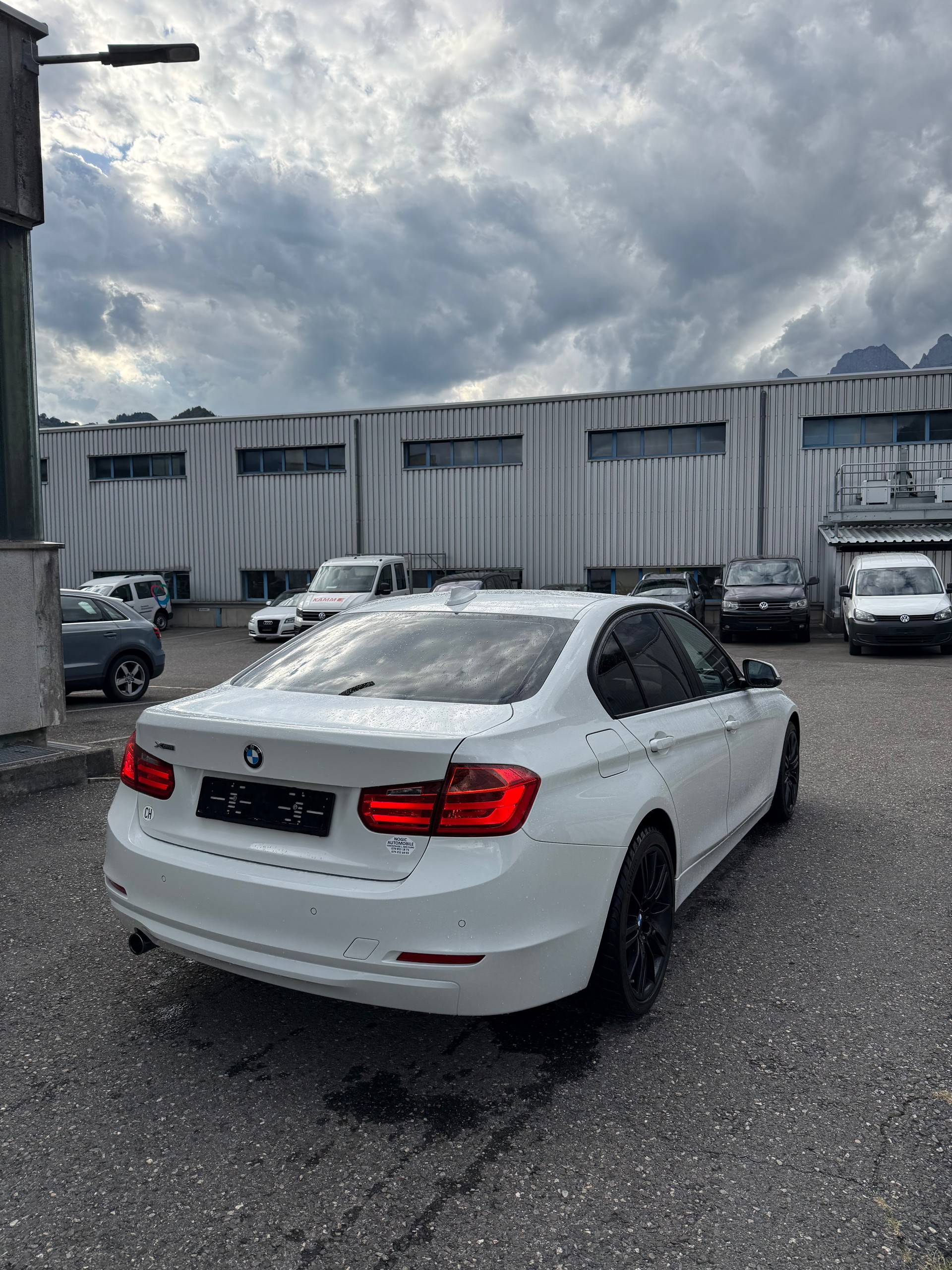 BMW 318d xDrive-image-13