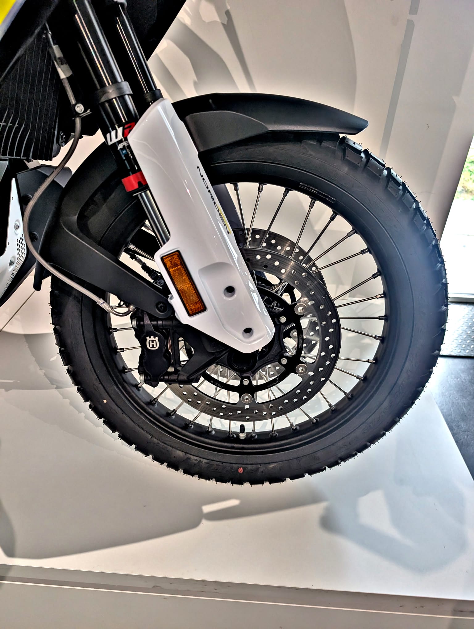 HUSQVARNA Norden 901-image-4