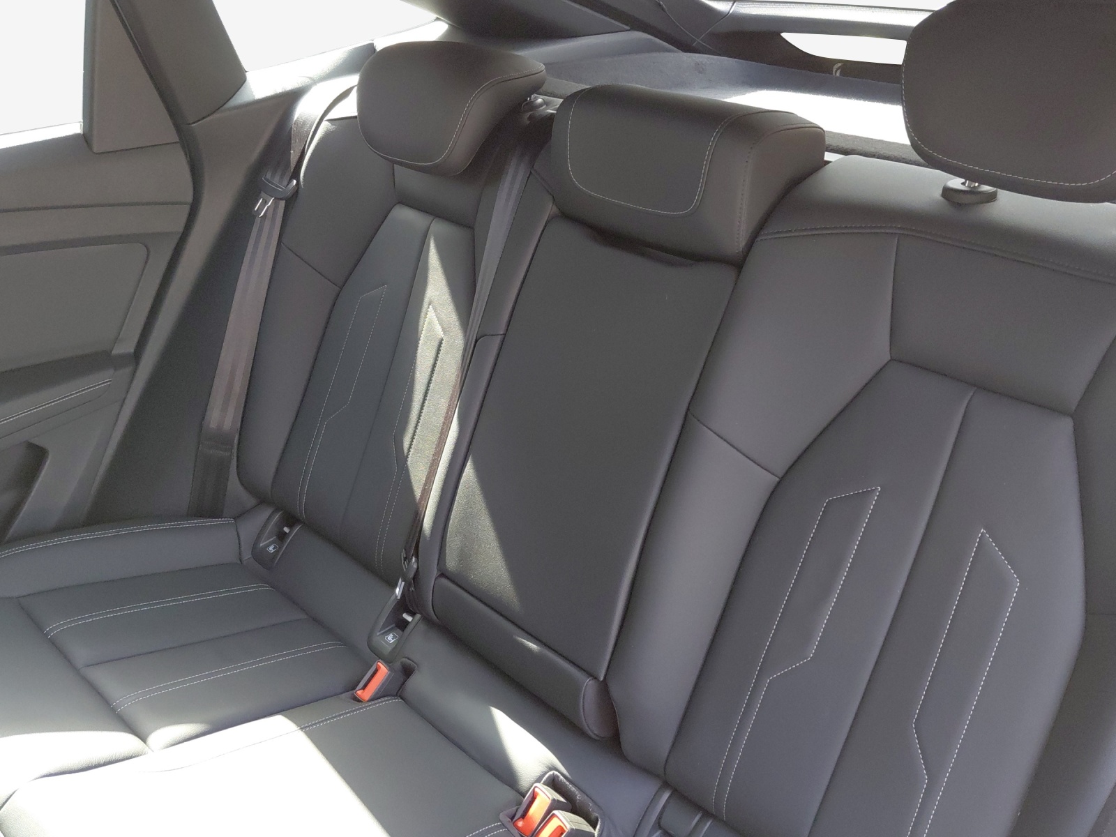AUDI Q4 Sportback e-tron 50 quattro-image-12