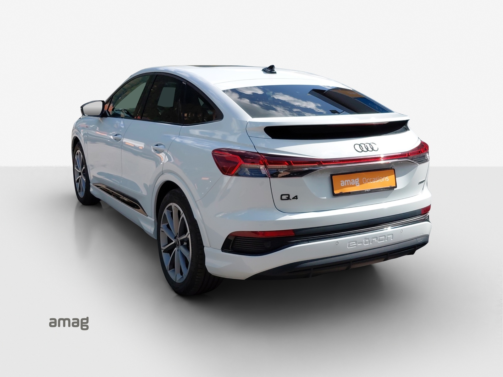 AUDI Q4 Sportback e-tron 50 quattro-showroom-element-2