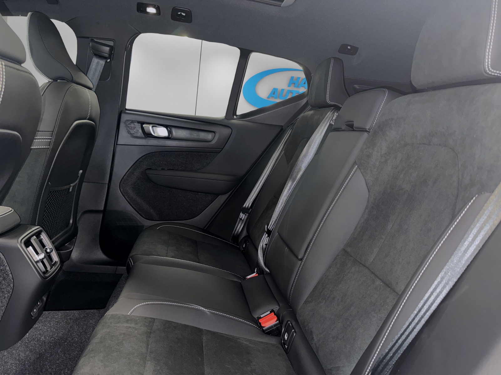 VOLVO EX40 Twin Performance Ultra AWD-image-13