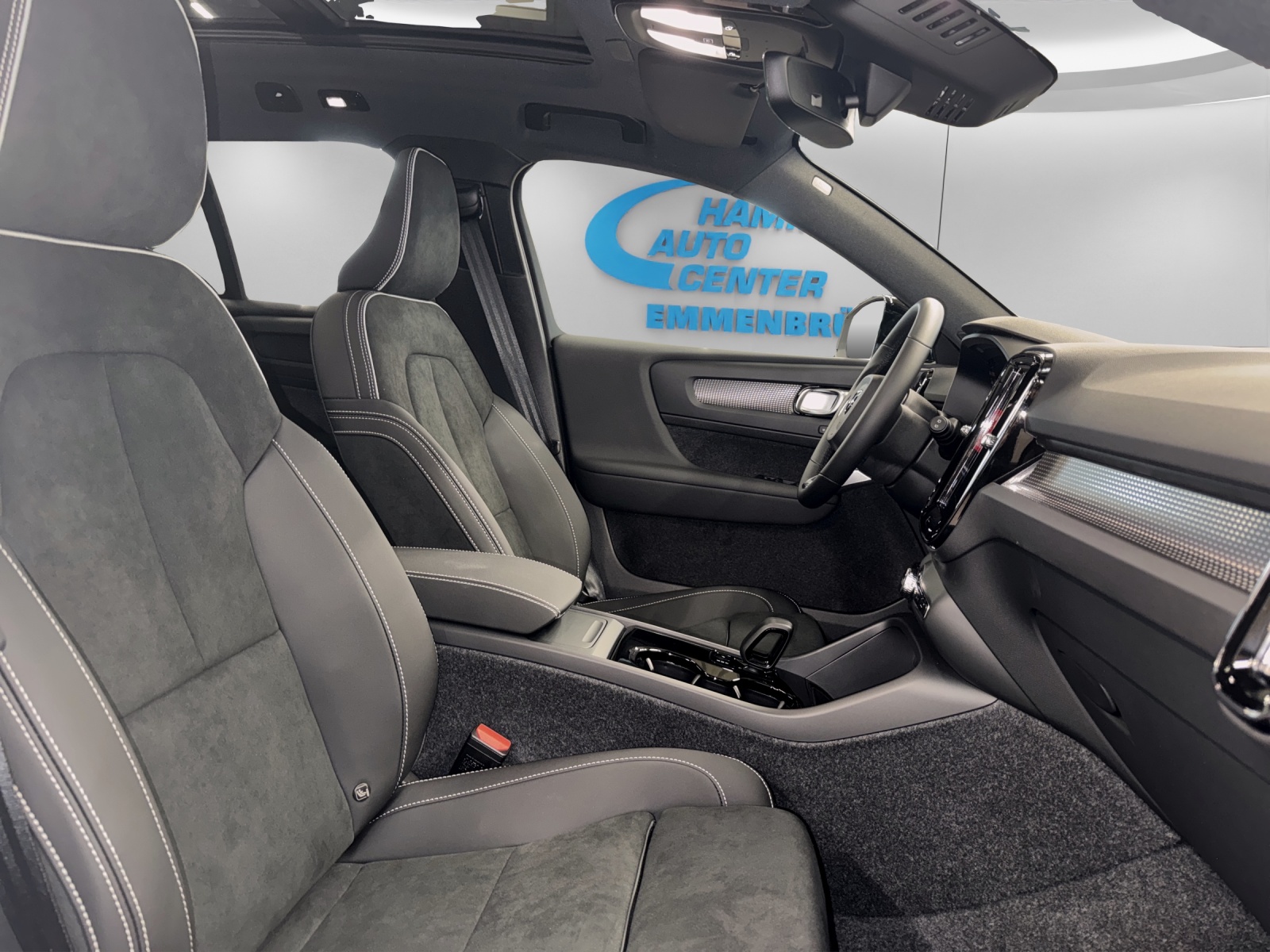 VOLVO EX40 Twin Performance Ultra AWD-image-12