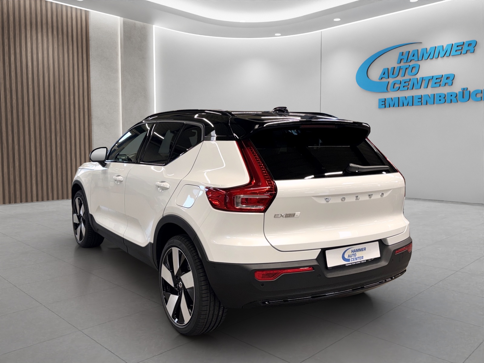 VOLVO EX40 Twin Performance Ultra AWD-image-2