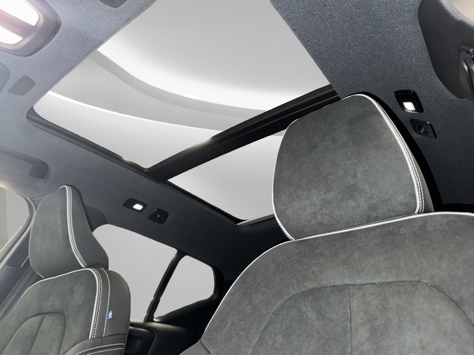 VOLVO EX40 Twin Performance Ultra AWD-image-14