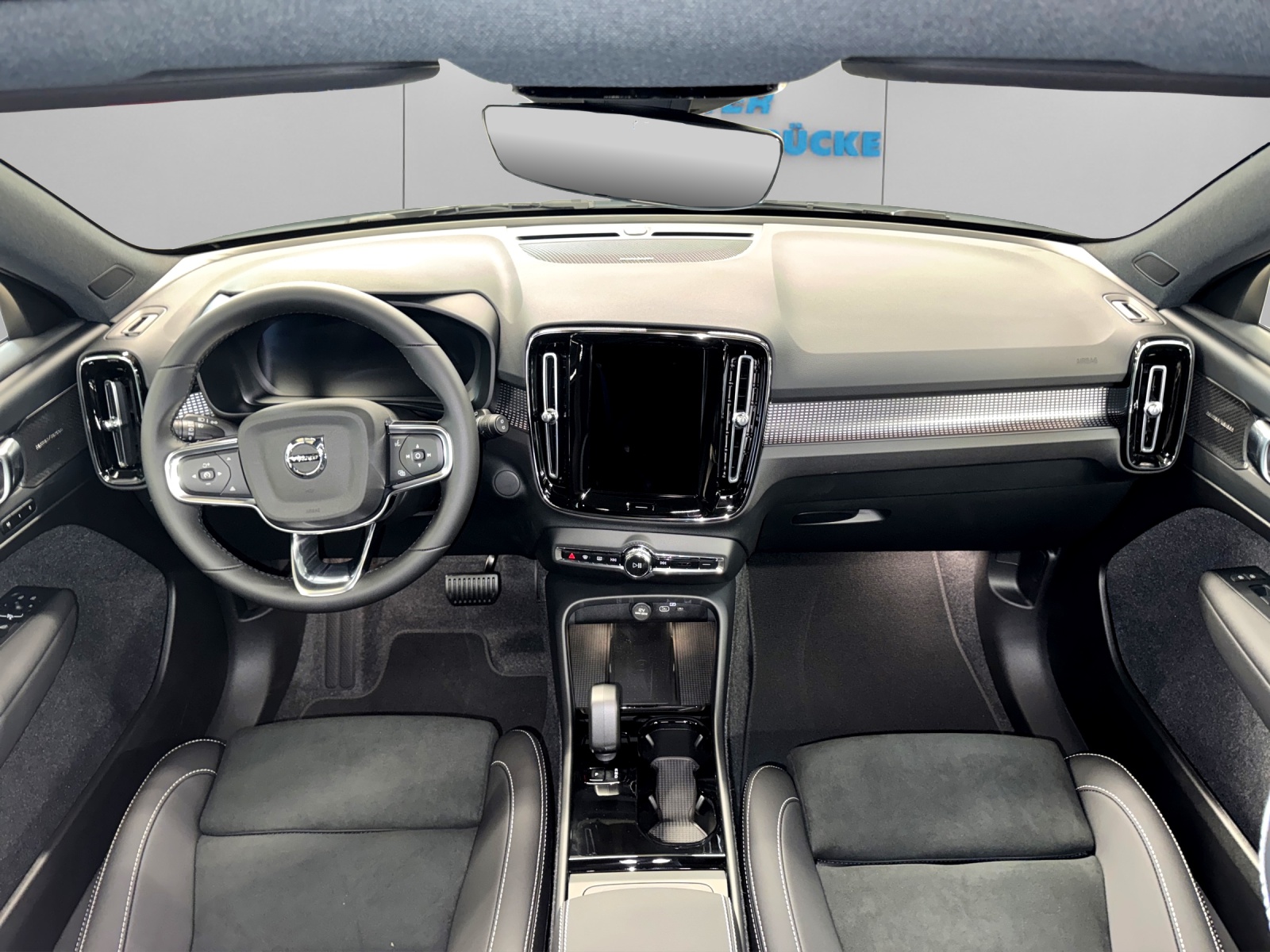 VOLVO EX40 Twin Performance Ultra AWD-image-11