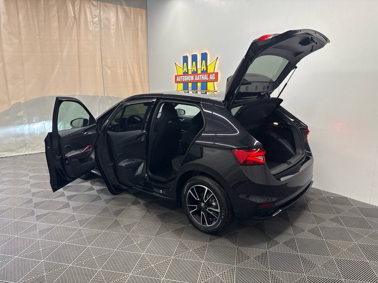 SKODA Fabia 1.5 TSI Monte Carlo DSG-image-11
