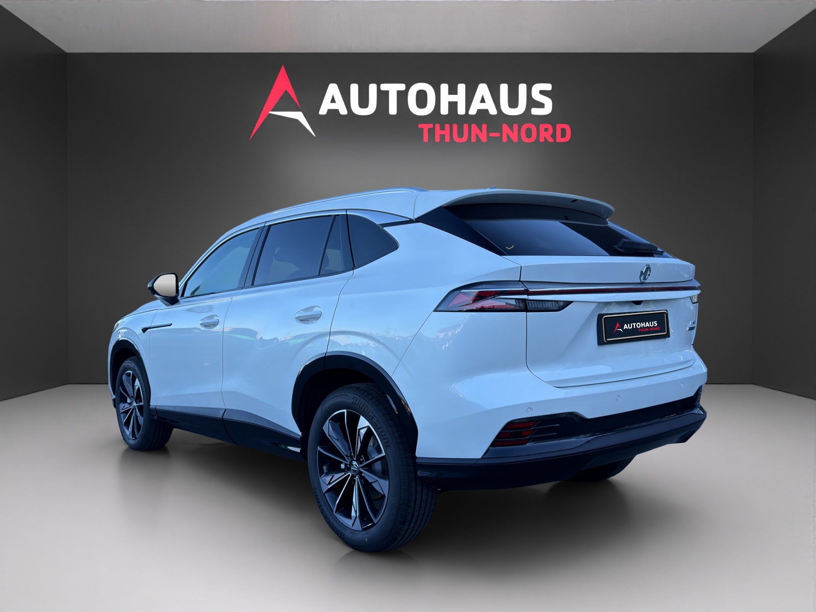 MG HS 1.5 Hybrid Luxury-image-2