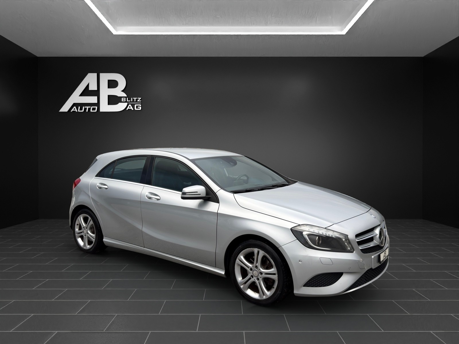 MERCEDES-BENZ A 200 CDI Urban 4Matic 7G-DCT-image-5