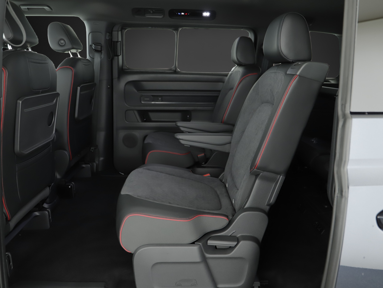 VW ID.Buzz LWB GTX 4 Motion-image-9